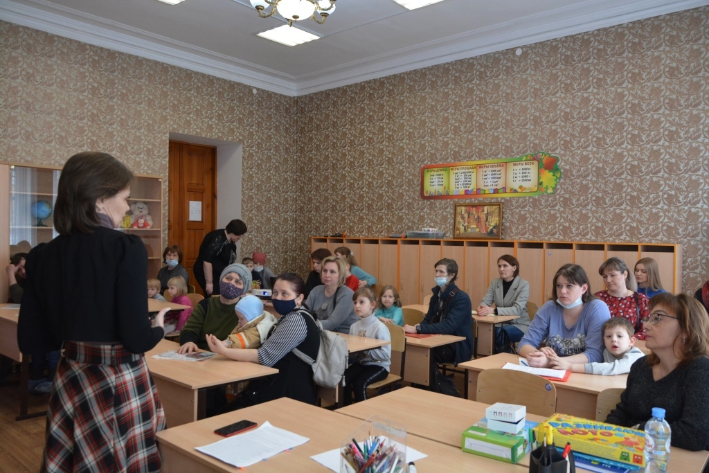 В православном Кризисном центре "С верой в жизнь" прошла встреча с саратовскими коллегами