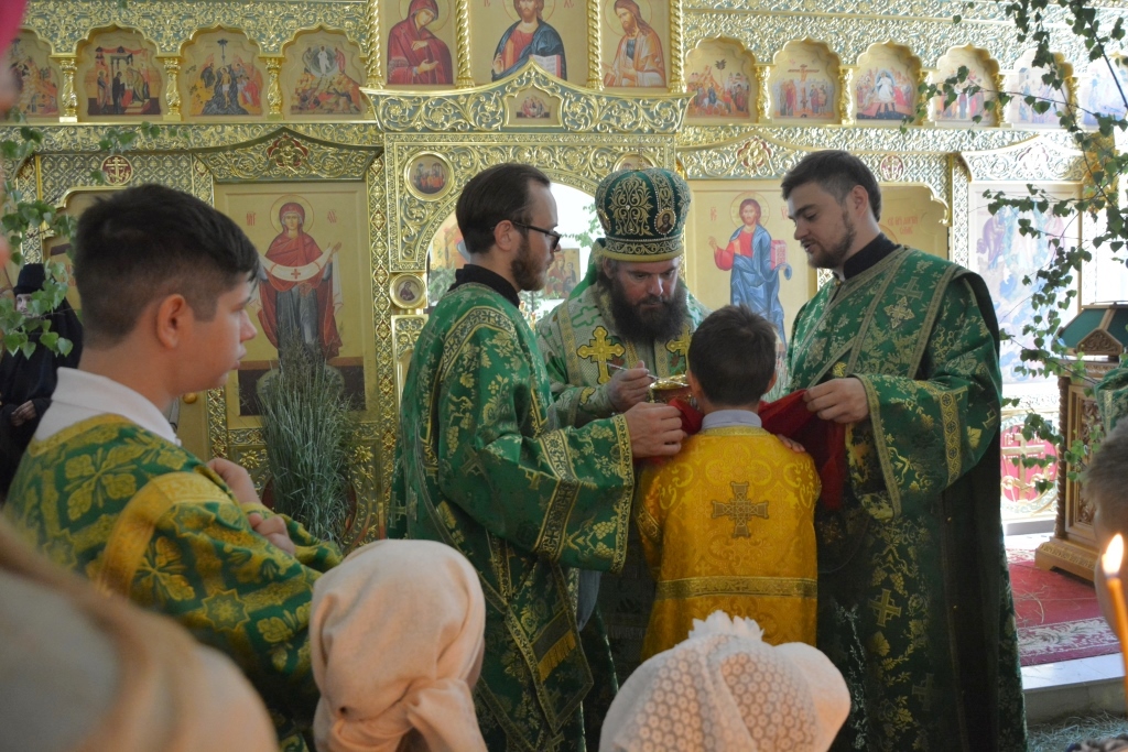 Божественная литургия и великая вечерня в Покровском женском монастыре г. Балашова