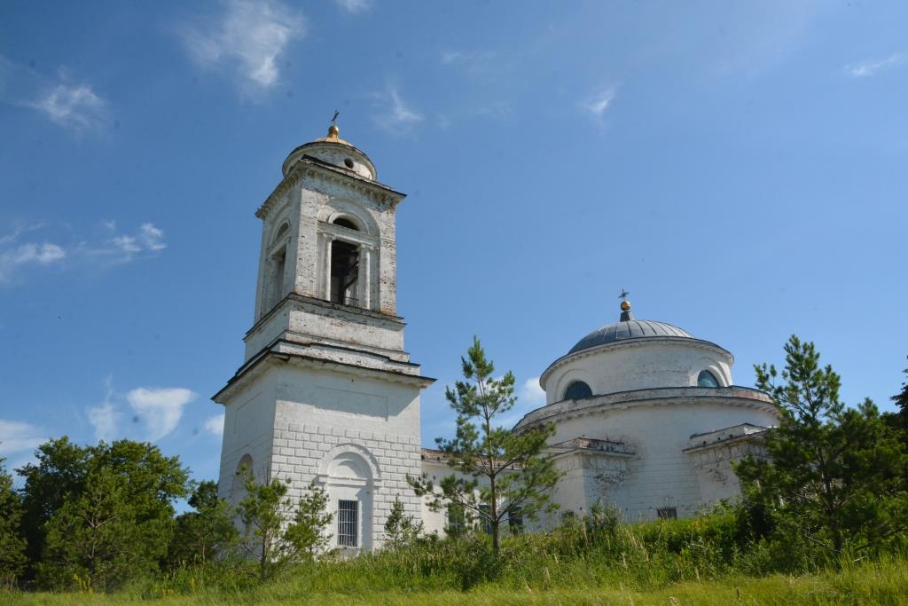 Божественная литургия в храме Живоначальной Троицы с. Бобылевка