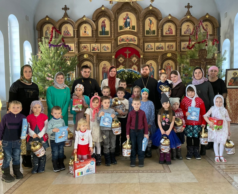 В Дмитриевском благочиние состоялся детский Рождественский праздник