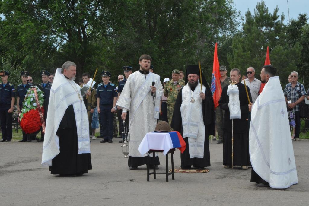 Епископ Тарасий принял участие в захоронение останков бойца, погибшего под Смоленском во время Великой Отечественной войны