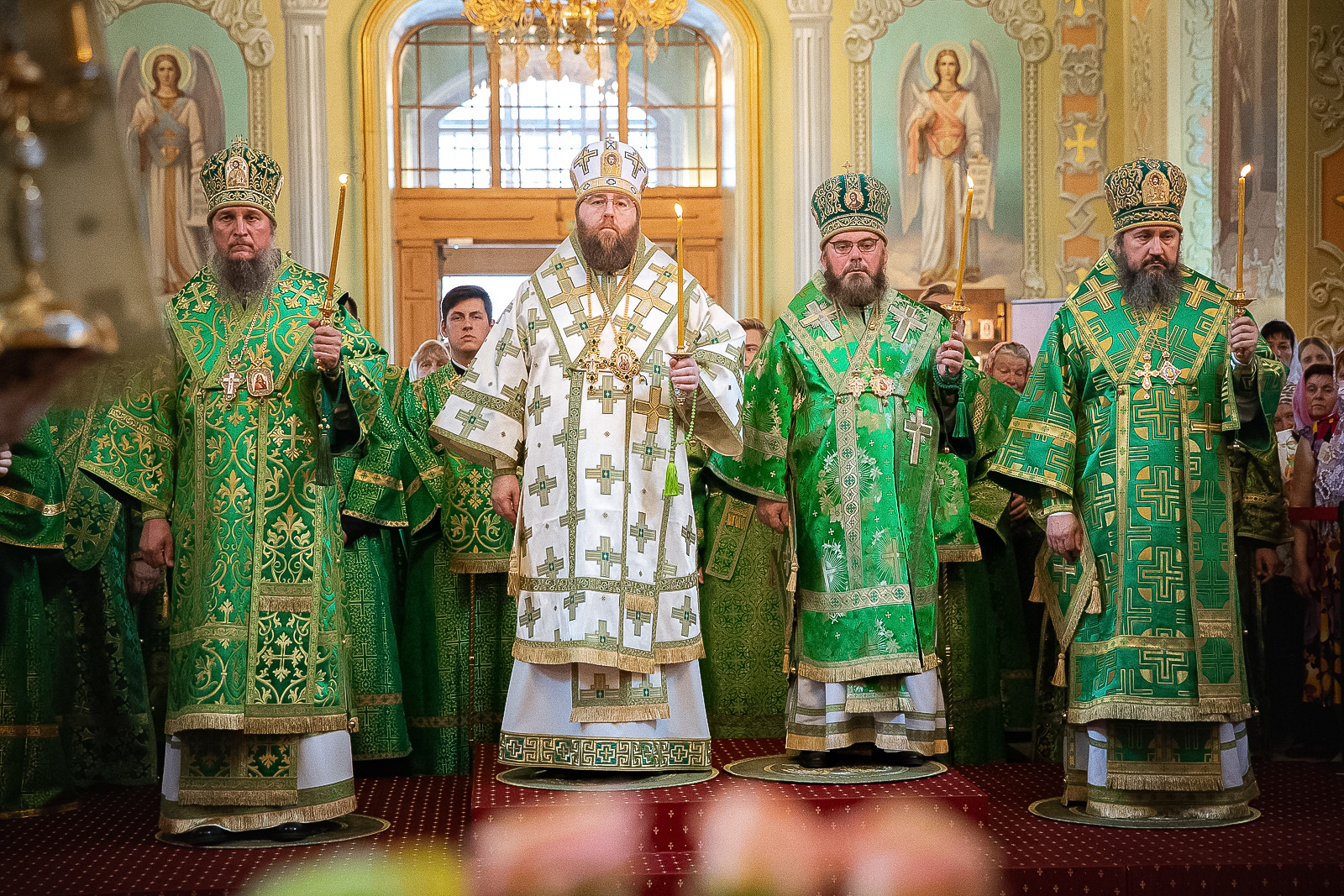 У мощей преподобного Сергия Радонежского совершено соборное архиерейское богослужение