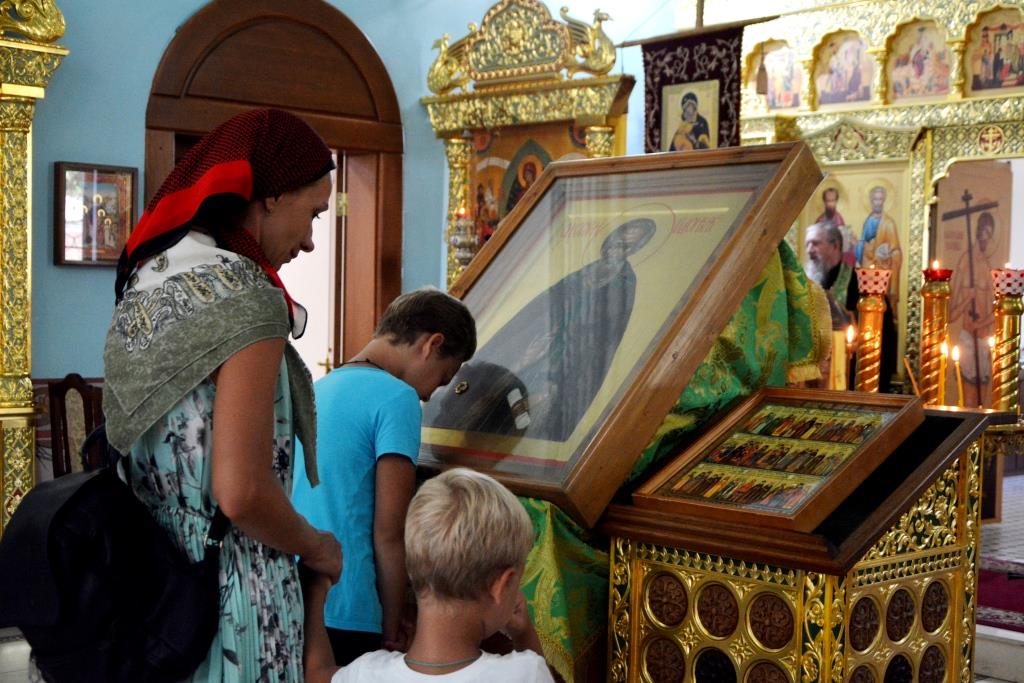 В Покровский женский монастырь г. Балашова принесена икона преподобного Сергия Радонежского с частицей мощей