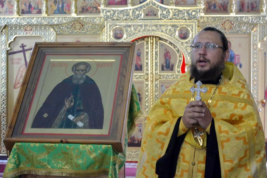 В Балашовском благочинии продолжается пребывание иконы преподобного Сергия Радонежского с частицей мощей