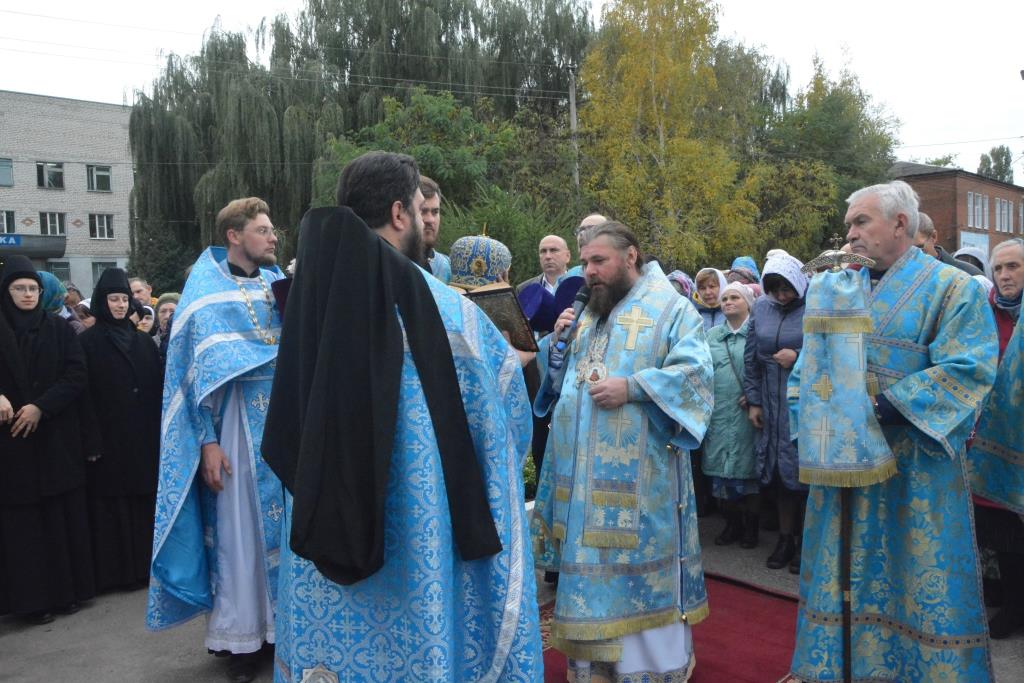 Божественная литургия в Покровском женском монастыре г.Балашова