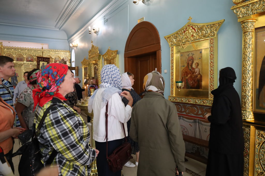Паломническая группа из г. Борисоглебска посетила Покровский женский монастырь