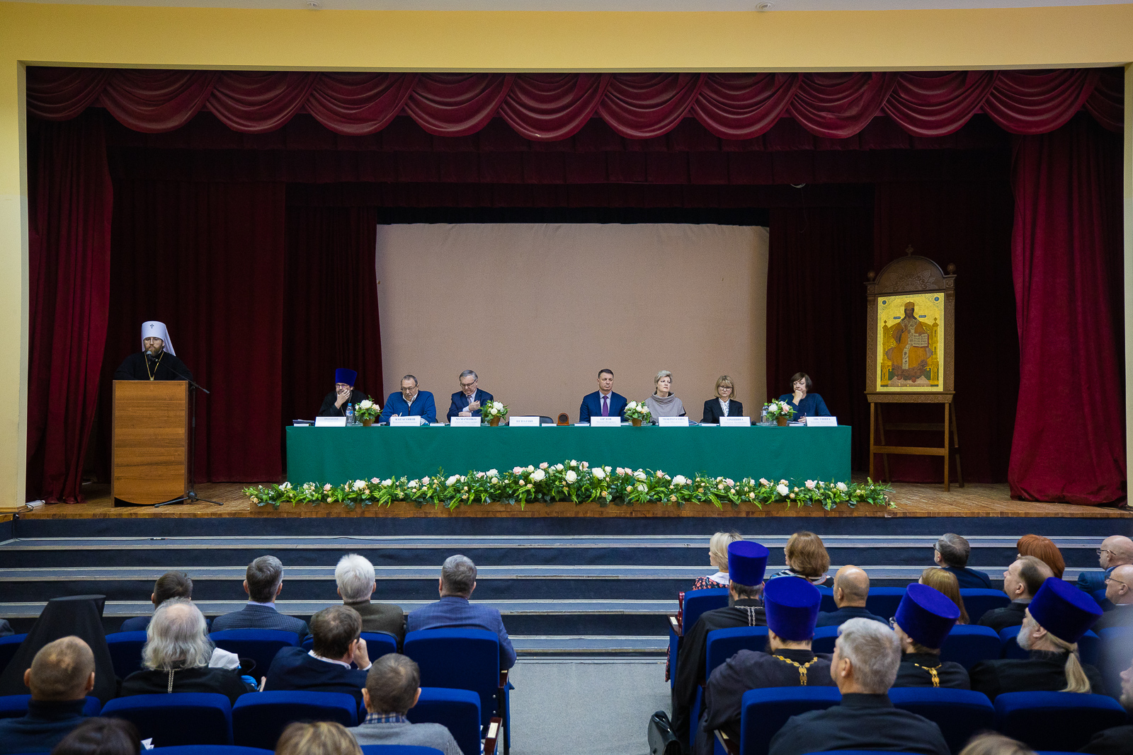 Митрополит Игнатий возглавил пленарное заседание XXI Пименовских чтений
