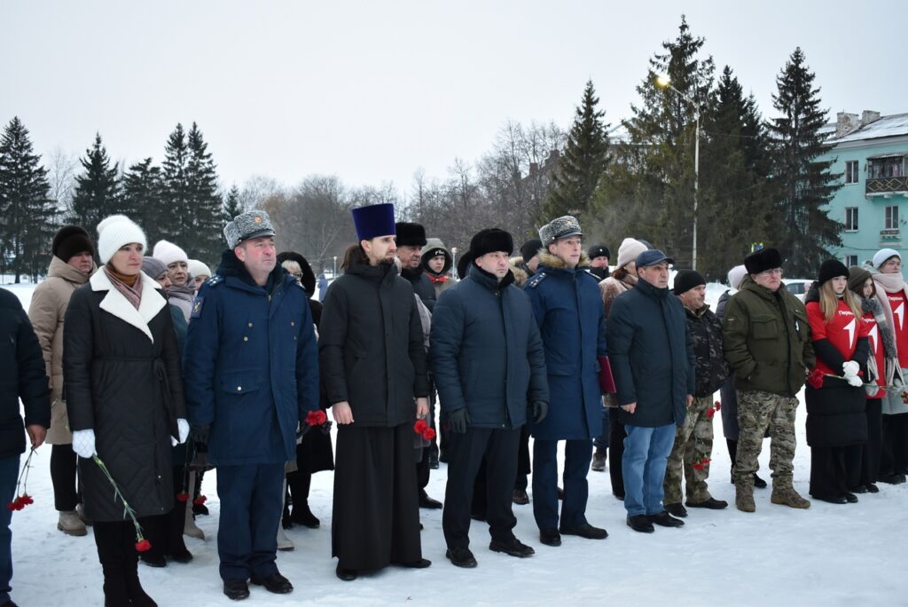 И. о. благочинного Ртищевского округа принял участие в митинге, посвящённом Дню Героев Отечества
