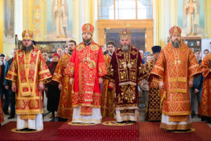 Божественная литургия в храме в честь Покрова Пресвятой Богородицы г. Саратова