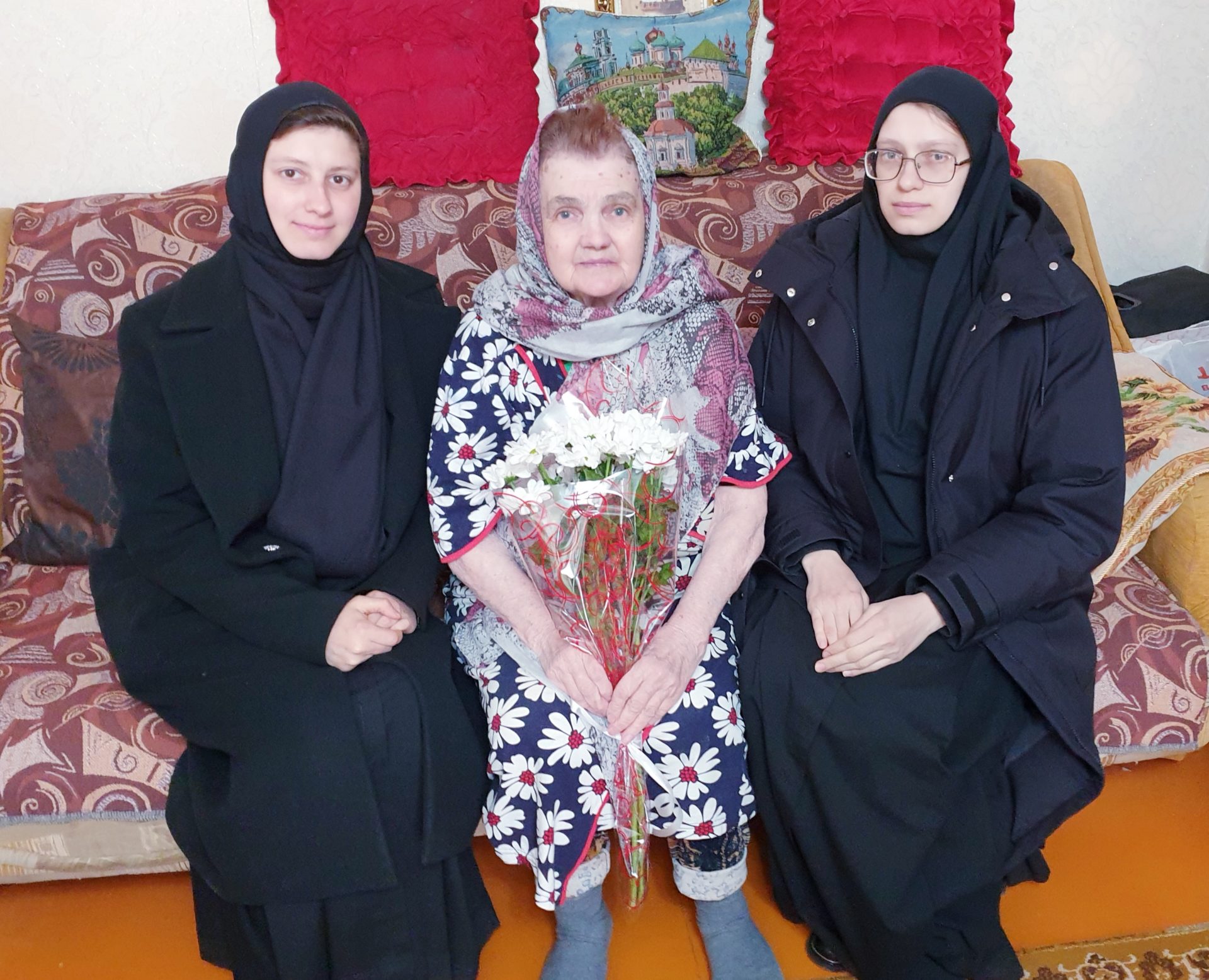 В Балашове священники и сёстры Покровского монастыря посетили ветеранов