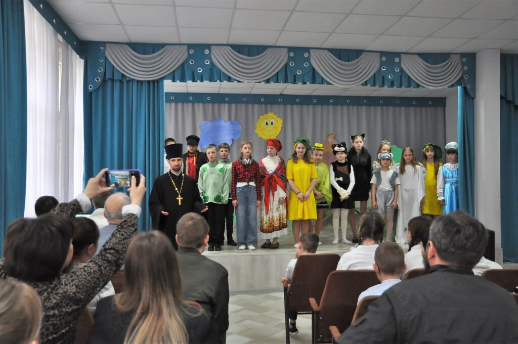 Воспитанники ртищевских воскресных школ приняли участие в «Весеннем концерте» ДДТ «Гармония»
