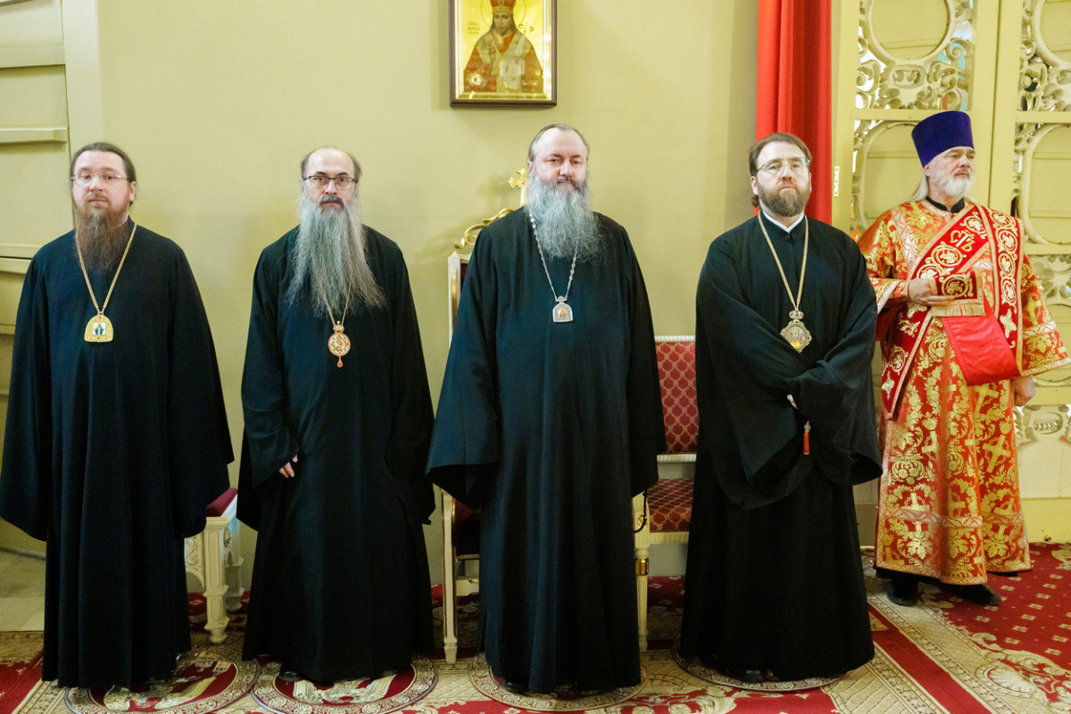 В канун Собора Саратовских святых совершено соборное архиерейское богослужение