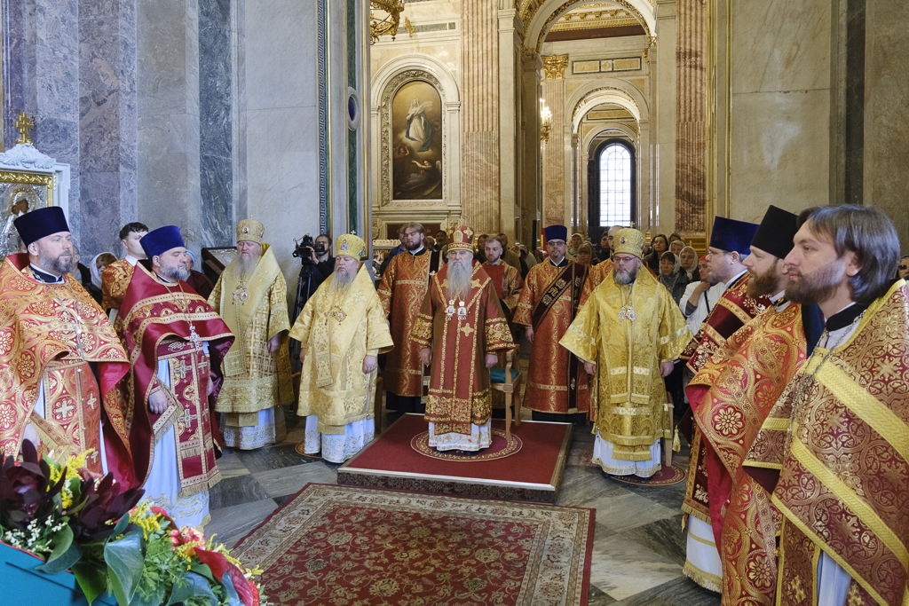 Божественная литургия в Исаакиевском соборе г. Санкт-Петербурга