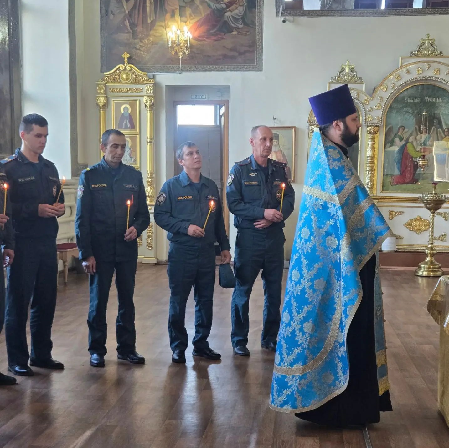 В  день памяти  иконы Божией Матери «Неопалимая Купина» священник совершил праздничный молебен