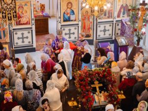 Божественная литургия в храме в честь Воздвижения Честного и Животворящего Креста Господня г. Балашова