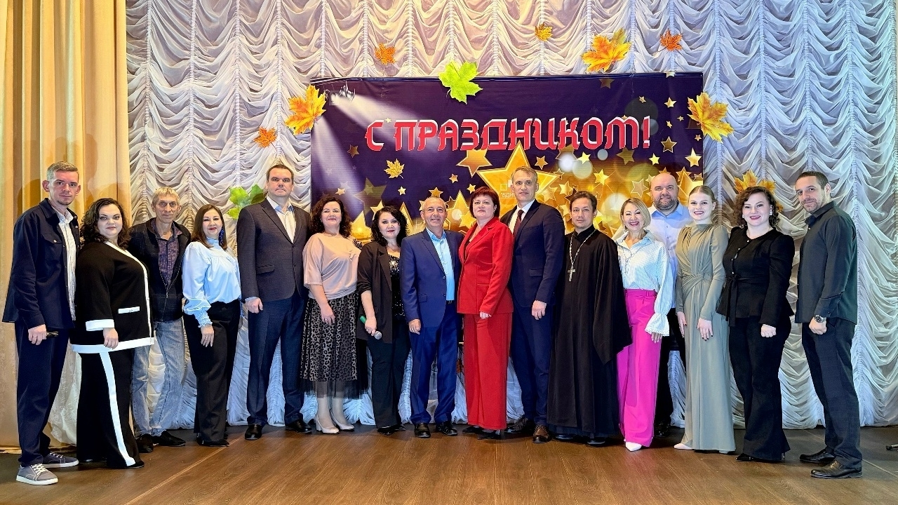 Священник поздравил с праздником пожилых людей