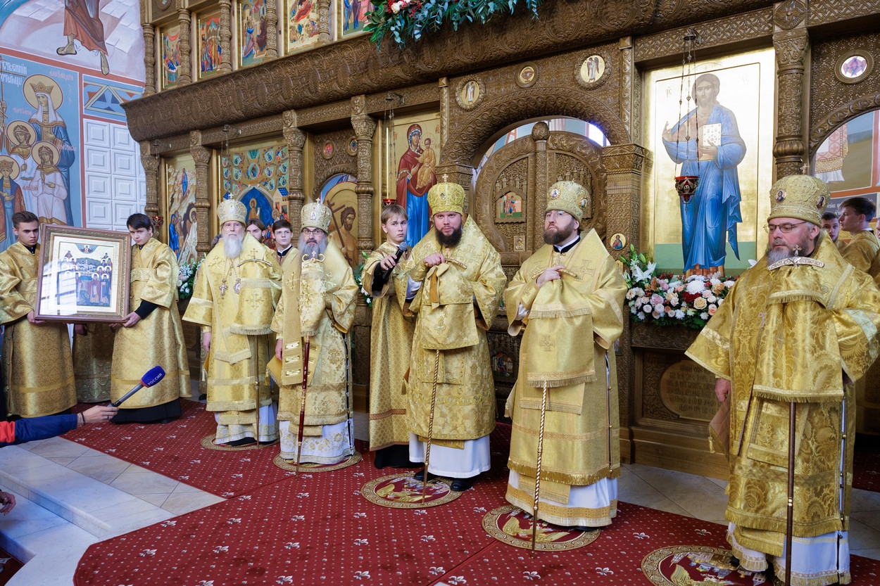 Епископ Тарасий принял участие в Великом освящении Свято-Троицкого кафедрального собора г. Балаково