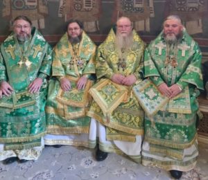 Божественная литургия в Троицком соборе Свято-Троицкой Сергиевой лавры
